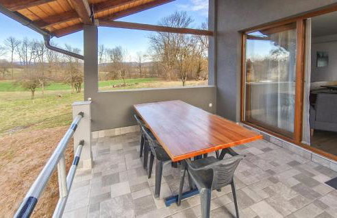 3 Bedroom Awesome Home In Gospic - Foto 6