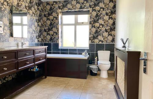 Spacious Five-Bedroom House Close to York Centre - Orchid House - Foto 17