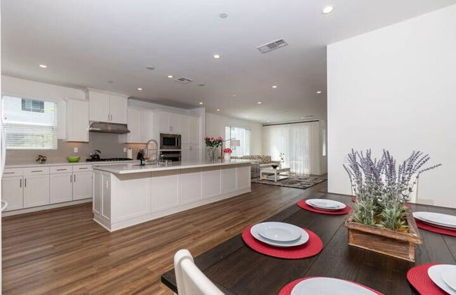 Private Room With Shared Bathroom - Photo 8