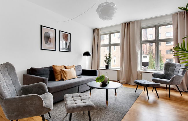 Sanders Constantin - Chic 2-bdr Apt With Balcony - Foto 9