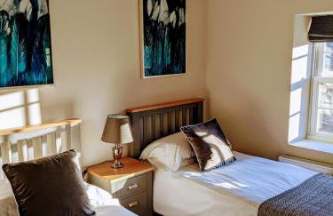 The Saddle Room - Photo 13