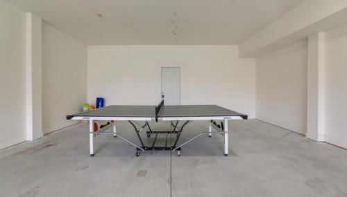 Emerald Isle Getaway with Decks and Beach Views! - Foto 2