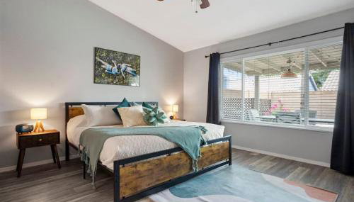 Sunkissed Private Pool 3BR Oasis w Outdoor Lounge - Foto 3