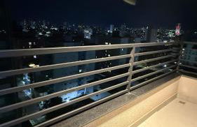 Studio moderno, rooftop com piscina, próx UFU - Foto 18