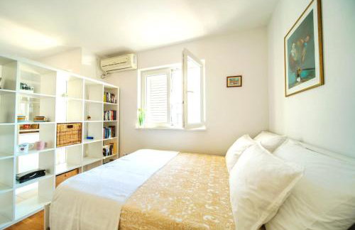 Violet Red Yellow Apartments - Foto 11