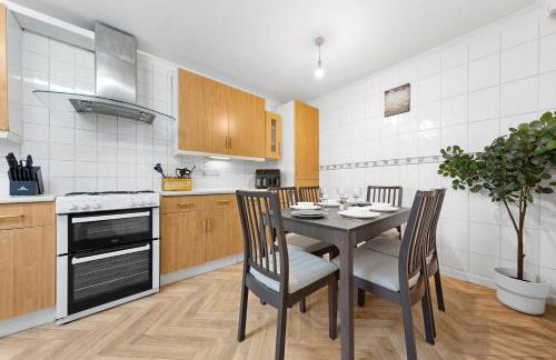 Cozylease 3 Bedroom Canary Wharf Family,Workcation, Fast WiFi, Workspace,1 stop to City - Photo 51