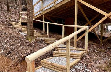 "The Perch" Elevated Woodsy Modern Stay w/ Hot Tub - Foto 15