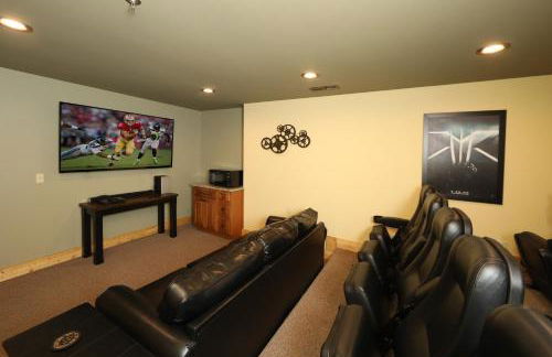 Splash Time Cinema - Six Bedroom Chalet - Photo 56