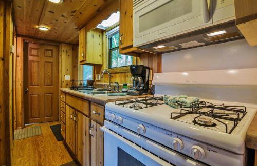 Family Cabin on 6 Acres with Lake Access and Hot Tub! - Foto 8