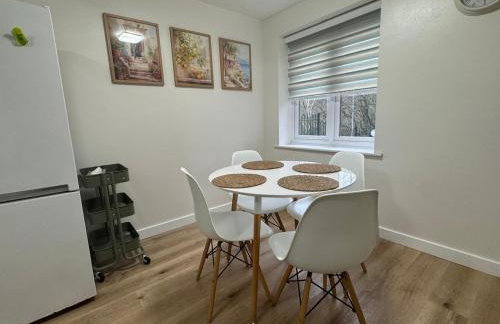 Peaceful modern home with garden and parking - Foto 3