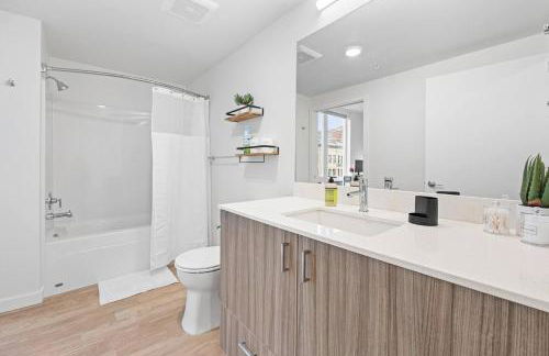 Charming 2BD2BA Apt Near DT-PetFriendlyWiFi - Foto 6