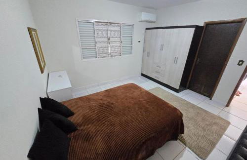 Casa ampla mobiliada com estacionamento para até 5 veículos - Foto 5