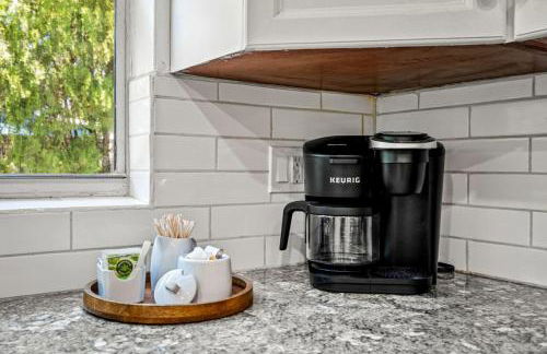 Beachside Escape Poolhouse w Game Room, Grill - Foto 25