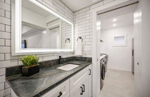 Lux Stay's Modern Loft Style Tiny Home in ATL - Foto 8