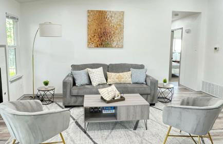 Relax Modern 3BR 2Bath - NW Austin, Sleeps 10 - Photo 1