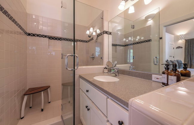 3BR Home in Alpine Meadows for 8 - Photo 20