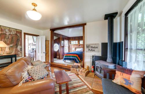 Rustic Oceanfront Mendocino Coast Cottage with Deck! - Foto 4