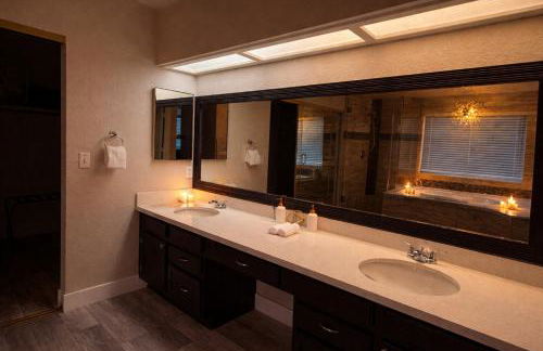 5BR Oasis 15 Min to Strip, Pool Table - Foto 18