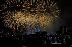 Central London 2-Bed Apartment with Balcony & London Eye & Big Ben Views - Photo 8