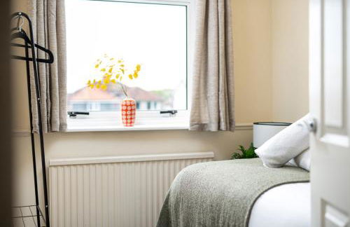 NEW Business & Long Stays- Sleeps7-by FabAccommodation - Foto 20