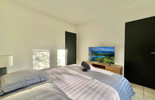 Maison La Clairière - Jardin et parking - 10 pers - 4 chambres - 15 min de Lyon - Foto 7