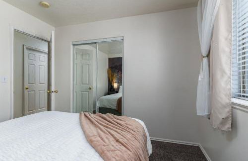 Cozy Three Bedroom Home - Foto 7