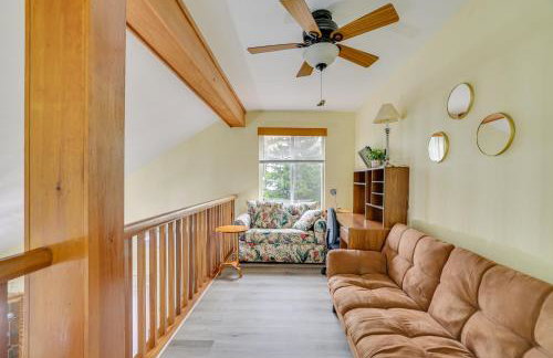 Private Hot Tub Lakefront Poconos Home! - Foto 9