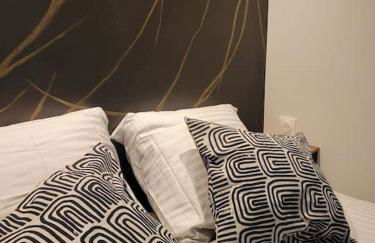 Studio en rez-de-jardin - Photo 7