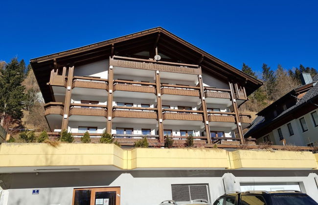 Comfortable Apartment With Mountain View - Photo 18