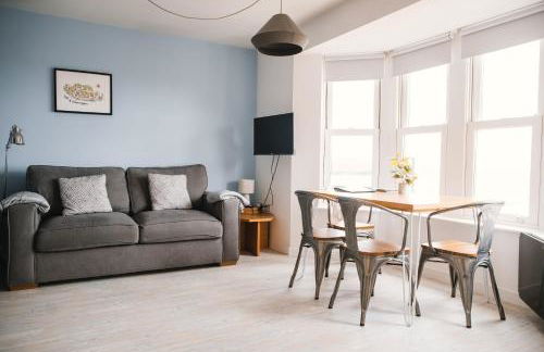 Barry Island Beachfront Apartment - Stunning Bay Views and Private Parking - Foto 24