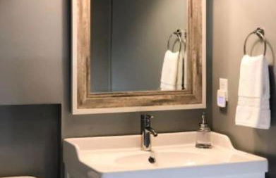 Stylish Downtown Cottage - Prime Historic Location - Foto 14