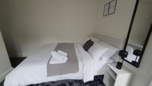 Private Room - Ensuite Bathroom - Free Parking - Foto 5