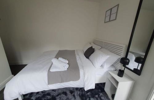 Private Room Sleeps 2 with Ensuite & Parking - Foto 22