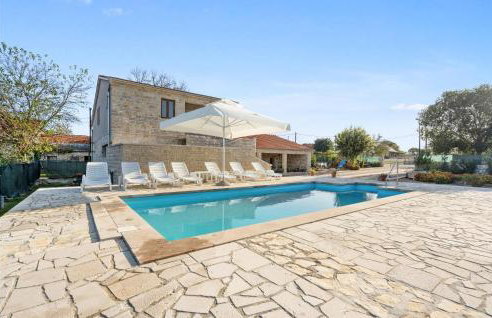 Awesome Home In Unesic - Foto 6