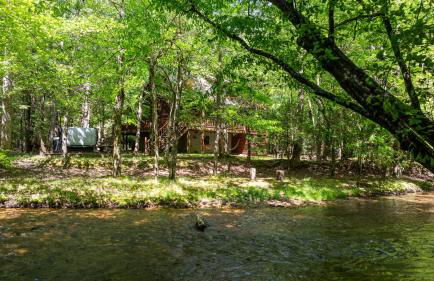 A Creek Runs Thru It - Secluded Waterfront Cabin - Foto 59