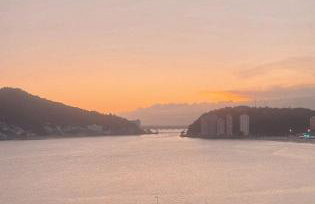 Lindo apartamento com vistas na praia do Gonzaguinha - Foto 33