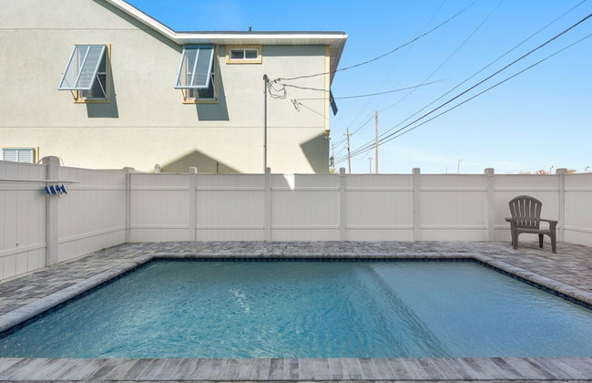 Spectacular 3br 4ba w/ Private Pool, 2 Min Walk to Beach - Sleeps 15! - Foto 27