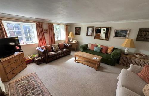 Spacious 4 bed family home near coast - Foto 12