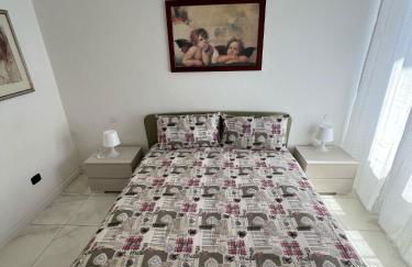 Little House - Photo 3