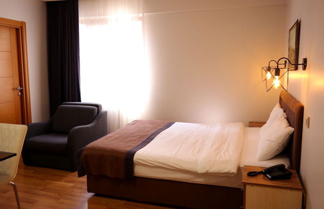 Sheriff Residence - Photo 22