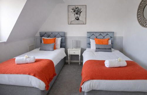 That's Amore House 3 bedroom house with parking walking distance to Sandbach town - Photo 2