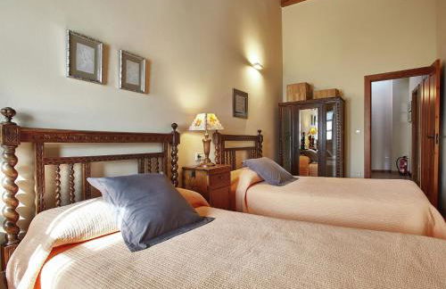 Mansion with Pool & Terrace - Foto 12