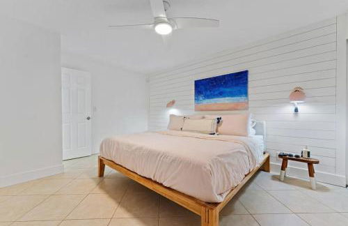 Beachside Modern Wellness Villa with Spacious Patio - Photo 8