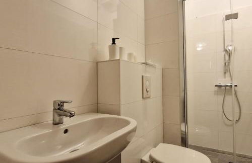 XXL Apartment in Leipzig, bis 14 Personen, Selbst Check-In - Photo 21