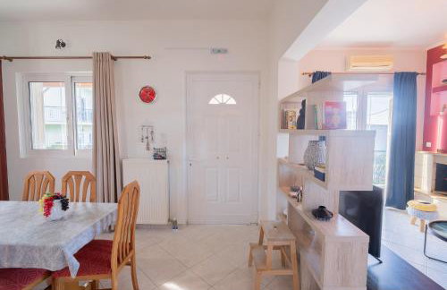 Modern 3 Bed Home with Balconies and Sea Access - Foto 42