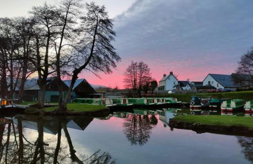 Dragonfly Cottage, Canal location - Photo 23