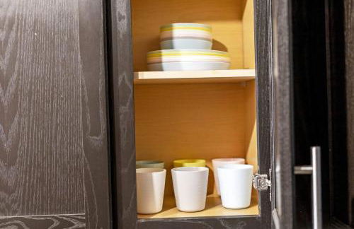 Beautiful Apt in Downtown W/ Pool | Parking - Foto 32