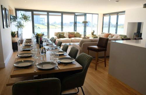 Still Waters - Luxury Lakeside Retreat with Hot Tub - Photo 40