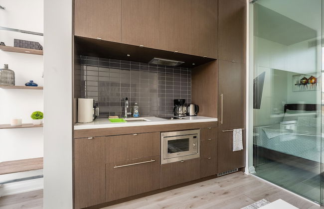 Charming Yorkville Condos - Photo 20