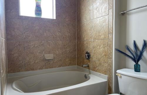 Stylish Sky Lofts Condo in Historic West End condo - Foto 35